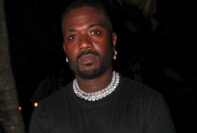 Что нам известно о состоянии здоровья Рэя Джея после его заявления о том, что ему осталось жить всего несколько месяцев?