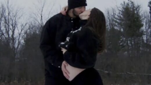 Джош Аллен говорит, что он и его беременная жена Хейли Стейнфельд «будут разбираться во всем по ходу дела», когда у них появится малыш